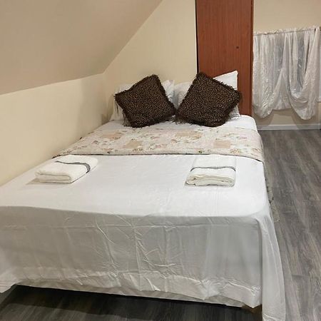 A Comfortable Room New York Esterno foto